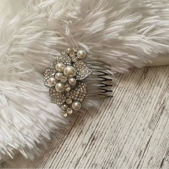 Moonlit Dance Hair Comb - Pearl And Rhinestone Vintage Hair Comb - Picture 4 of 4